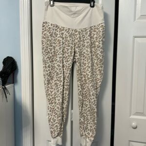Old navy maternity jogging set. Top medium pants small leopard print postpartum